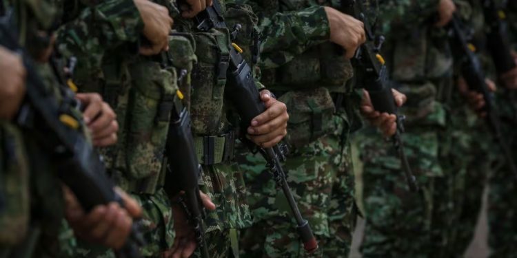 Comandante del Ejército le pidió la baja al general Óscar Vera, experto en inteligencia