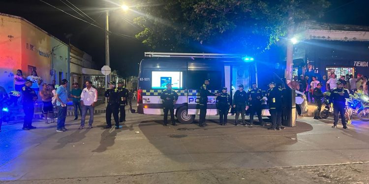 En Pesacito, la Policía realizó la caravana de la seguridad para contrarrestar los delitos