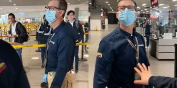 Destituyen a funcionario de Migración Colombia que agredió a pasajero en El Dorado