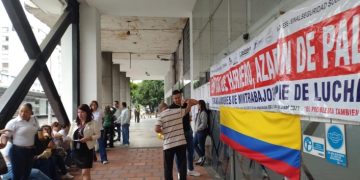 Sigue huelga en el Ministerio de Trabajo y convocan para este martes una mesa de diálogo