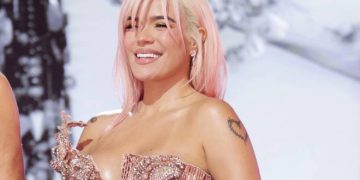 Karol G conquista la portada de Vogue España entre elogios y polémica por su cambio de imagen