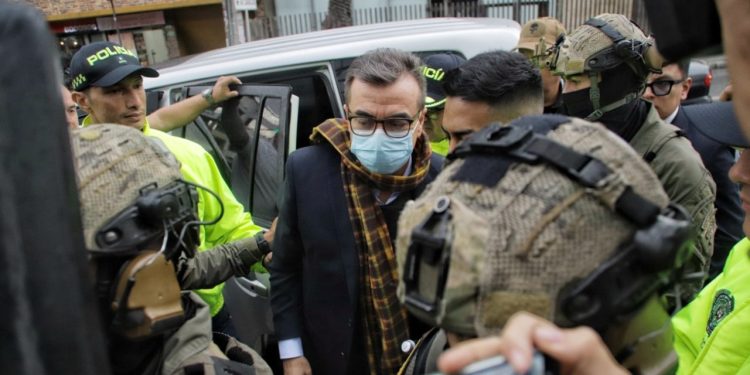 Olmedo López entregó más de 200 hojas en pruebas a la Fiscalía