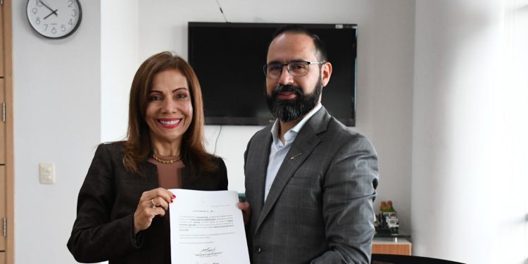 Se posesionó la cartagenera Fanny Guerrero como experta de la CREG