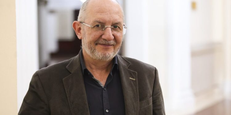 Cambios en el Ministerio de Educación: renunció el viceministro Alejandro Álvarez
