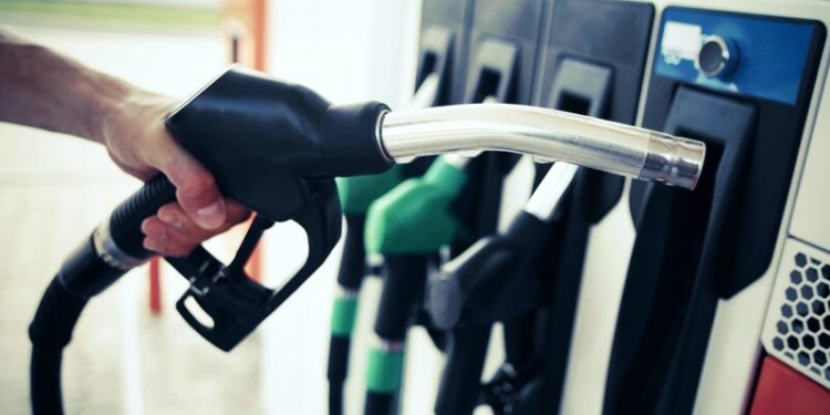 Nuevos precios de gasolina y ACPM entraron en vigencia en 13 ciudades del país: ¿Qué tarifas se aplican en Barranquilla?