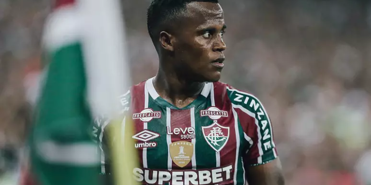Jhon Arias rechazó propuesta para extender su contrato con Fluminense