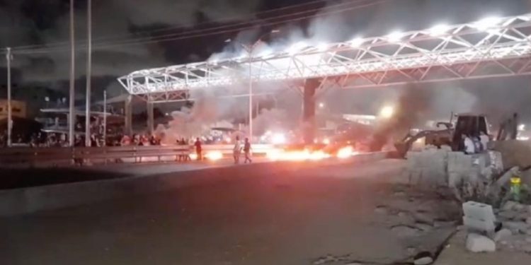 Usiarios de 6 barrios en Barranquilla denuncian que llevan 5 días sin servicio de energía