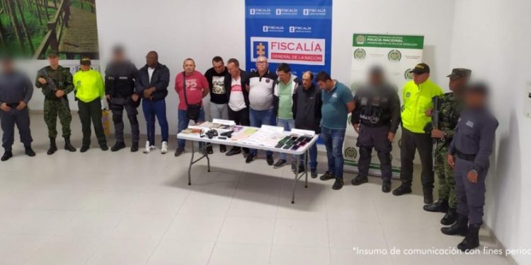 Caen 8 presuntos integrantes de ‘Los Capucheros’, señalados de estafas con cheques