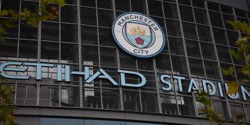 Comienza juicio contra Manchester City por 115 presuntas infracciones financieras