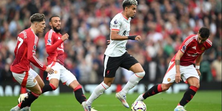 Luis Díaz brilla en Old Trafford con doblete en la victoria del Liverpool sobre el Manchester United