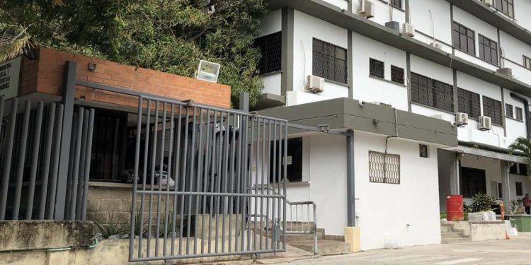 Tras visitarlo, lo asesinan en su casa en el barrio Villa Sol, Soledad