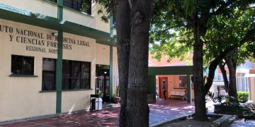 A balazos asesinan hombre en tienda de Santa María