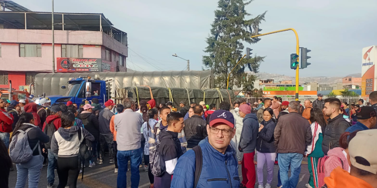 Tercer día del Paro Nacional de Camioneros en Bogotá y Colombia: afectaciones y bloqueos se intensifican