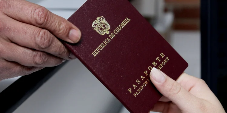 La Cancillería planea extender contrato con Thomas Greg & Sons para impresión de pasaportes hasta septiembre de 2025