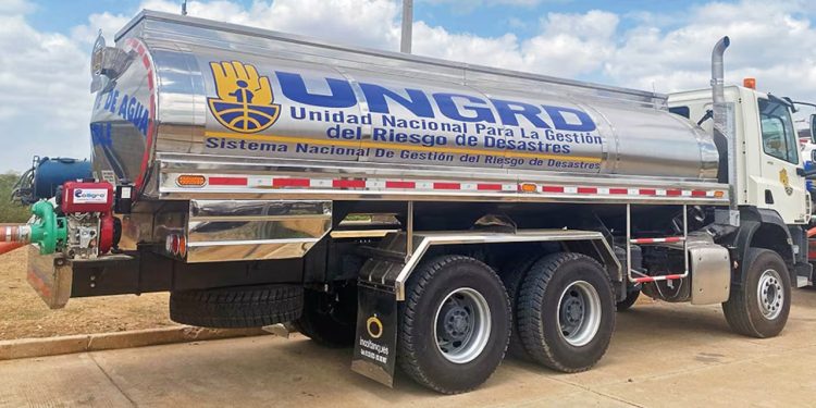 Carrotanques del escándalo de la UNGRD se están dañando en bases militares de La Guajira