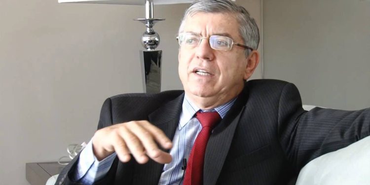 Mientras no acaten los fallos judiciales me es imposible reunirme con usted: Gaviria a Cristo