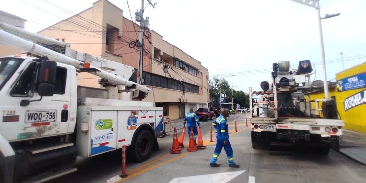 Air-e normaliza 70% de circuitos afectados por el fuerte impacto de vendaval