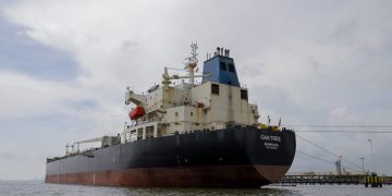 En Cartagena, refinería inició descargue de 100 mil barriles de Jet A1 importado