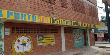 Padres de familia en desacuerdo por cancelación de ceremonia de grado en la Institución Monsalve Newlove de Soledad, Atlántico