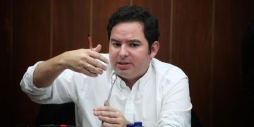 Senador Carlos Meisel habla sobre posible cesión de 14 km de Vía al mar y desmonte del peaje Papiros