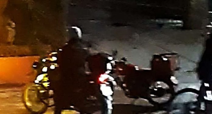 Hombre muere electrocutado al manipular cables en el barrio Las Mercedes