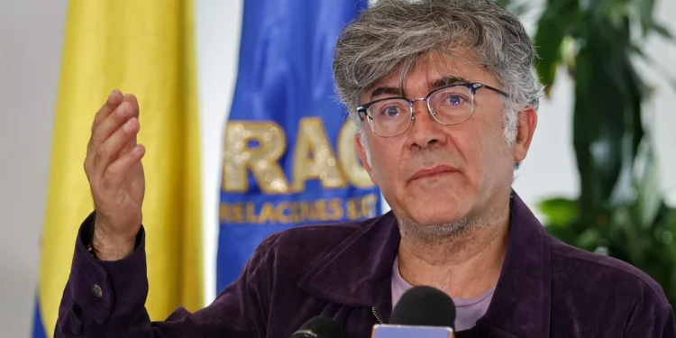 Petro aceptó la renuncia de Fernando García Manosalva como director de Migración Colombia y designa a la Subdirectora como Sucesora