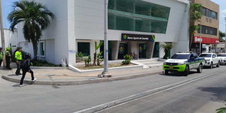 Robo fallido a sede del Banco Agrario, calle Murillo entre carreras 45 y 46
