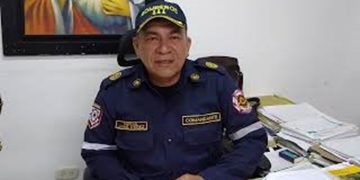 El Capitán Jaime Pérez Pacheco se retira del Cuerpo de Bomberos de Barranquilla tras 36 años de servicio
