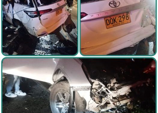 Accidente de tránsito entre el Lagos del Cisne y Los Chinos: vehículo volcado y varios lesionados