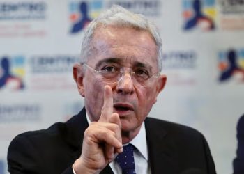 Uribe arremete contra la reforma laboral: “no avanza a la formalización laboral”