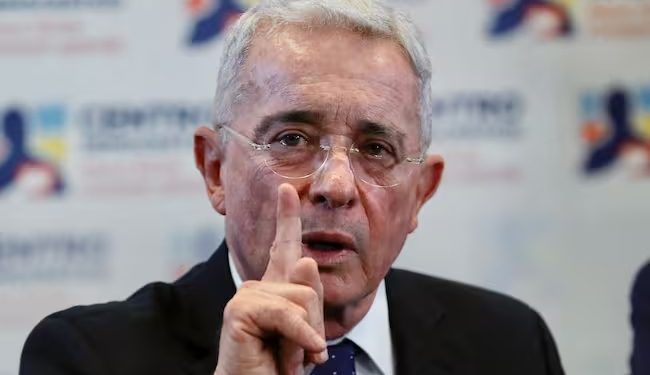 Uribe arremete contra la reforma laboral: “no avanza a la formalización laboral”