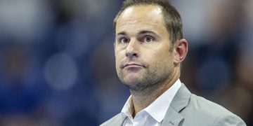 Andy Roddick critica el ascenso de exhibiciones millonarias