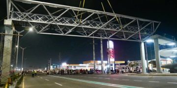 Delincuentes robaron luminarias en puente peatonal en la Circunvalar, a la altura de La Pradera