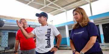 Alcalde Char inspecciona obras de infraestructura educativa durante el receso escolar