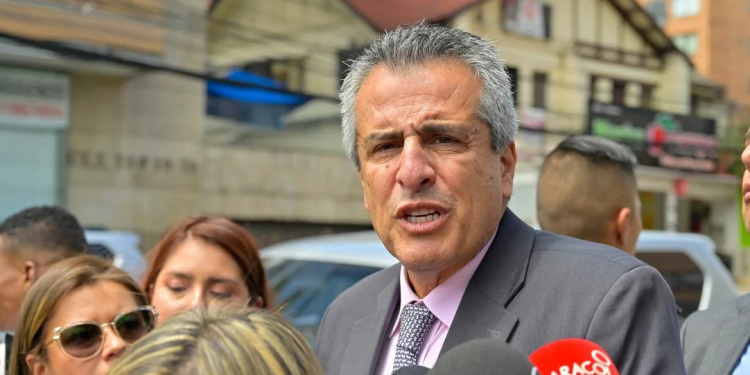 Luis Fernando Velasco quiere ser el director del partido Liberal