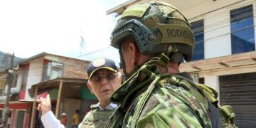 MinDefensa dice que Ejército no puede bombardear El Plateado