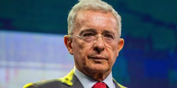 Niegan recurso de queja de la defensa de Uribe contra la juez del proceso