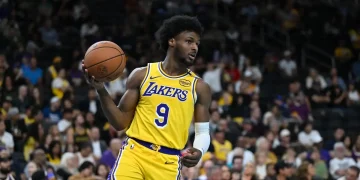 Así fue el debut del hijo de Lebron James en la NBA