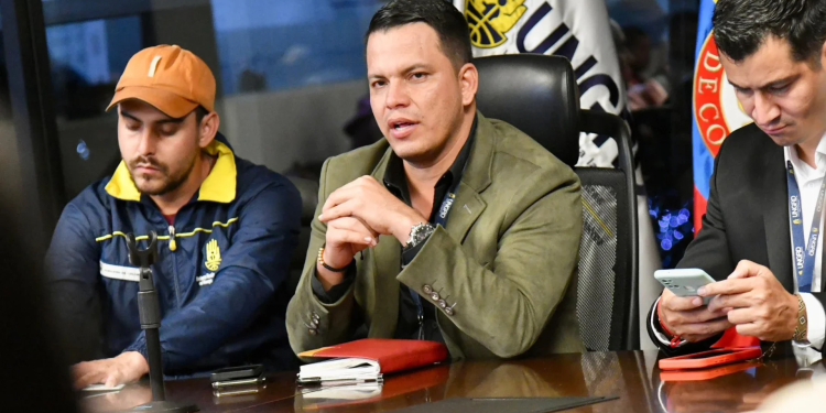 Cargos a Sneyder Pinilla por presunta participación indebida en política