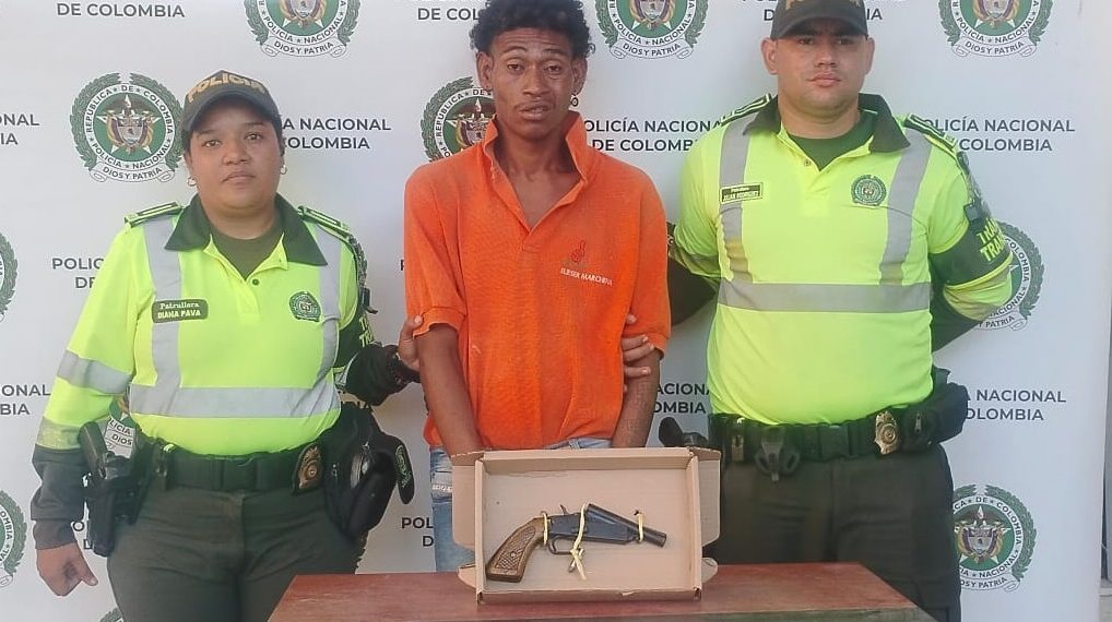 Cae ladrón tras asalto a conductor de bus en la vía Tasajera-Barranquilla