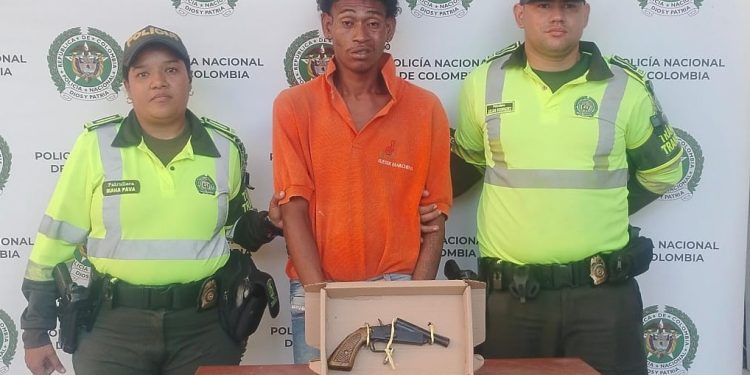 Cae ladrón tras asalto a conductor de bus en la vía Tasajera-Barranquilla