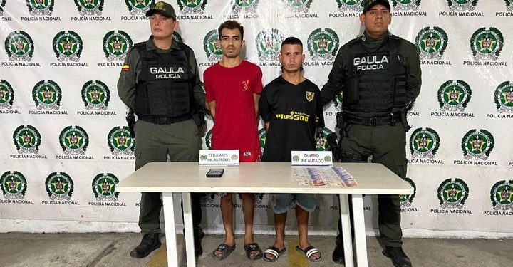 Captrados en flagrancia dos sujetos por extorsión en Soledad