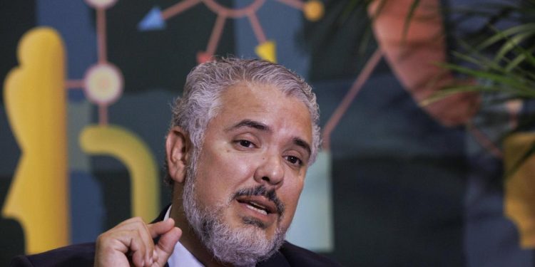 “Santos posa de pacifista para “ocultar influencia en el desastre actual”: Duque