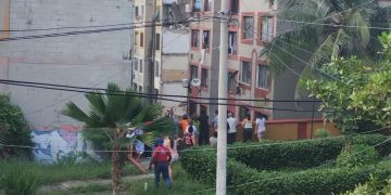 Tres menores y una señora entre los lesionados tras desplome de torre habitada en el Conjunto Privilegios de Campo Alegre