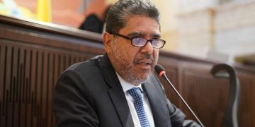 Contralor alerta sobre un inminente desabastecimiento energético en el país