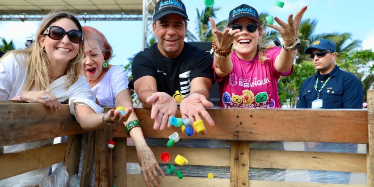 En ‘Toc Toc Primera Infancia’, Alcaldía entrega 2 toneladas de tapitas a la Fundación Sanar 