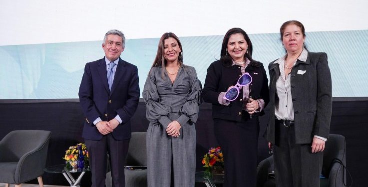 Paridad y enfoque de género para reducir violencia política contra mujeres