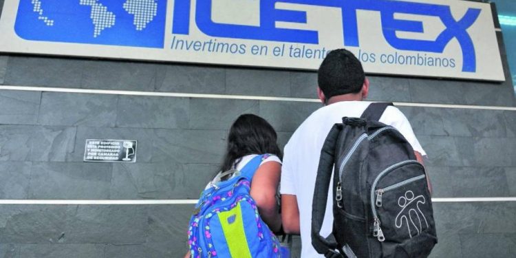 Gobierno nacional debe atender los reclamos por la convocatoria de créditos de ICETEX