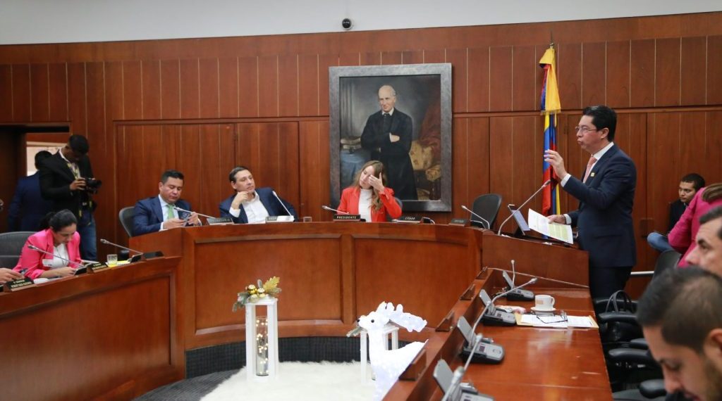 Senado aprueba proyecto de Ley de Datos que promueve el suministro y uso de información pública para impulsar la inteligencia artificial en Colombia