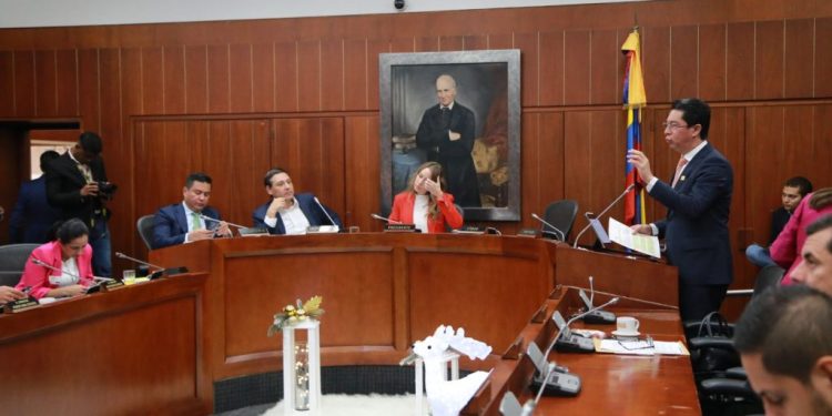 Senado aprueba proyecto de Ley de Datos que promueve el suministro y uso de información pública para impulsar la inteligencia artificial en Colombia